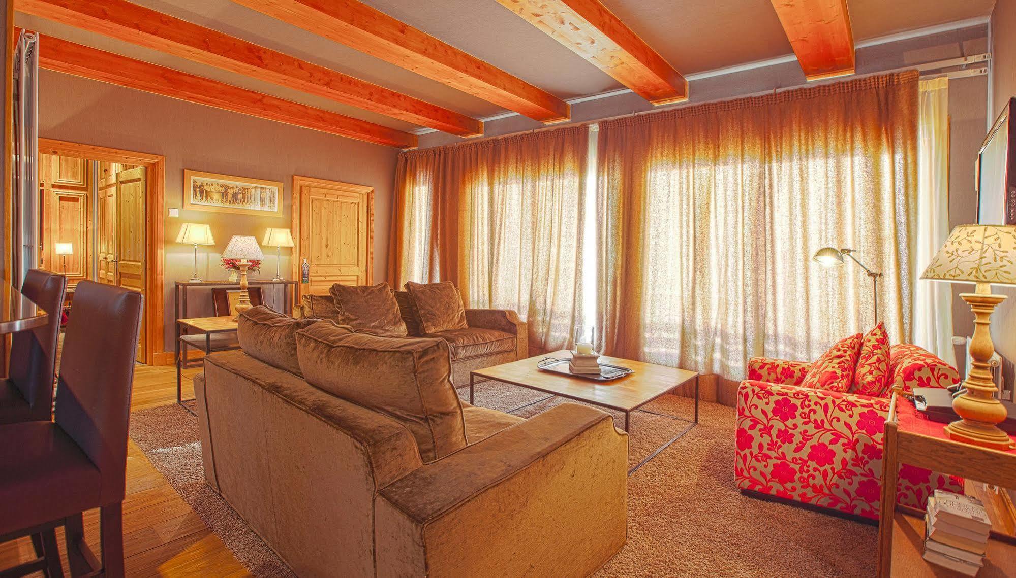 Royal Rochebrune موجوف المظهر الخارجي الصورة